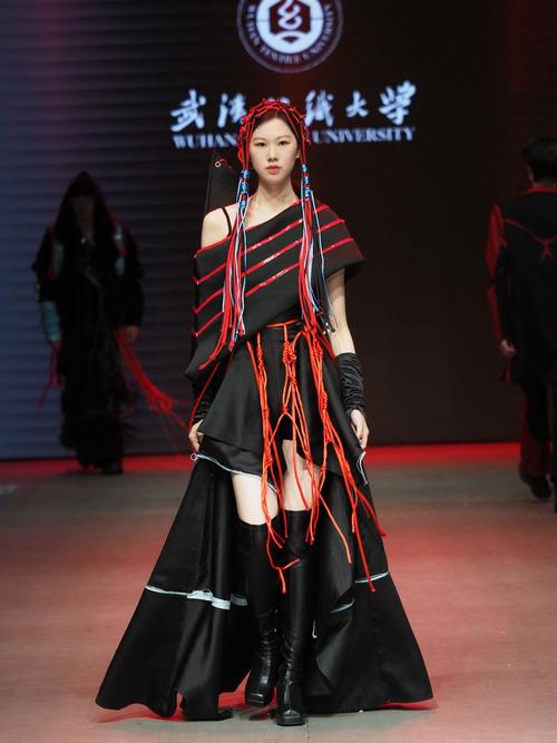 2023年湖北小自考专科服装与服饰设计专业需要考哪些科目?(附报名入口...